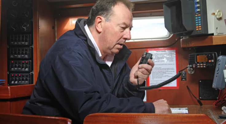 Llamada radio medico barco vhf