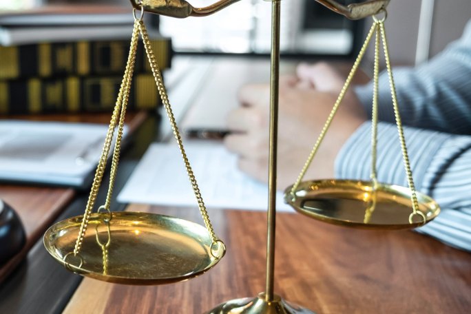 Seguridad y Justicia en el Medio Marino: El Marco Operativo y Legal de España