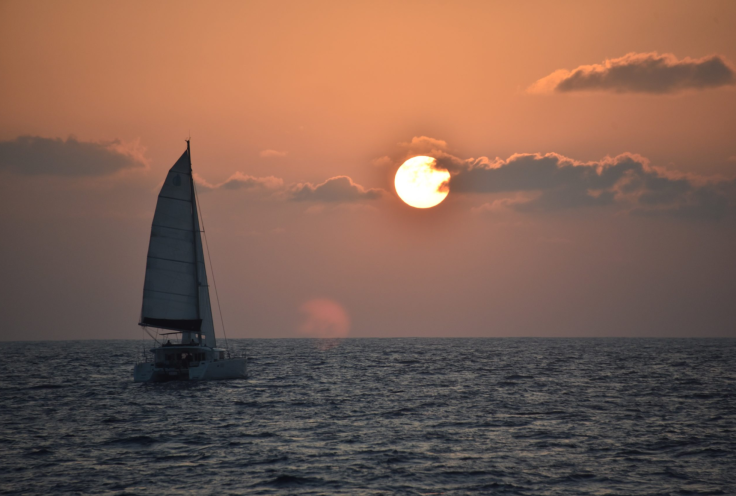 Navega en catamarán por el Caribe