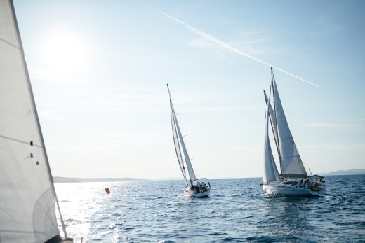 Quién tiene preferencia en el mar según la RIPA
