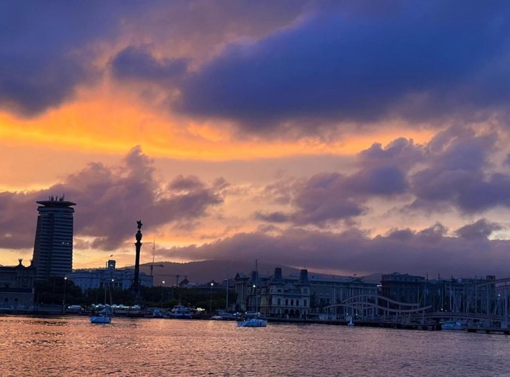 Navegación en velero por Barcelona