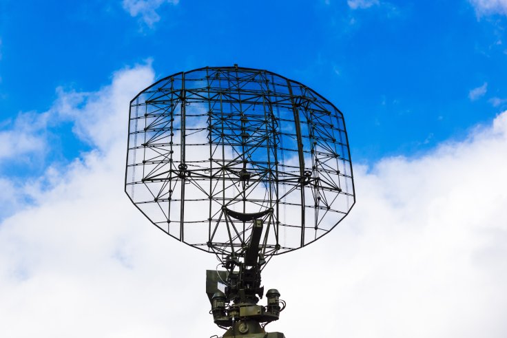 military-radar-on-a-background-of-the-sky-with-clo-2025-10-16-10-25-54-utc