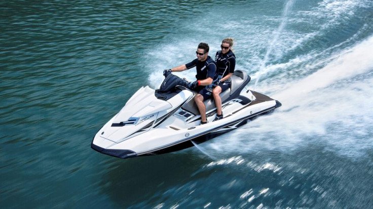 2014-Yamaha-FX-Cruiser-High-Output-EU-Pure-White-Action-005