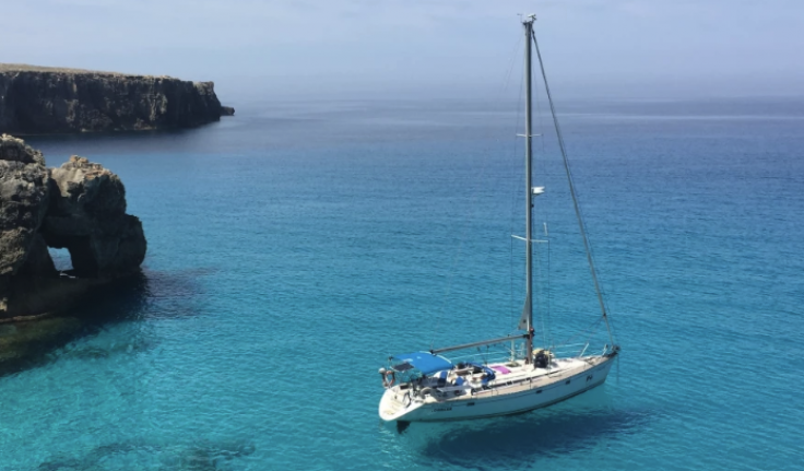 Menorca: navegación a vela y senderismo