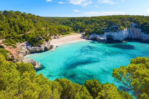 Guía de las mejores calas donde fondear en Menorca