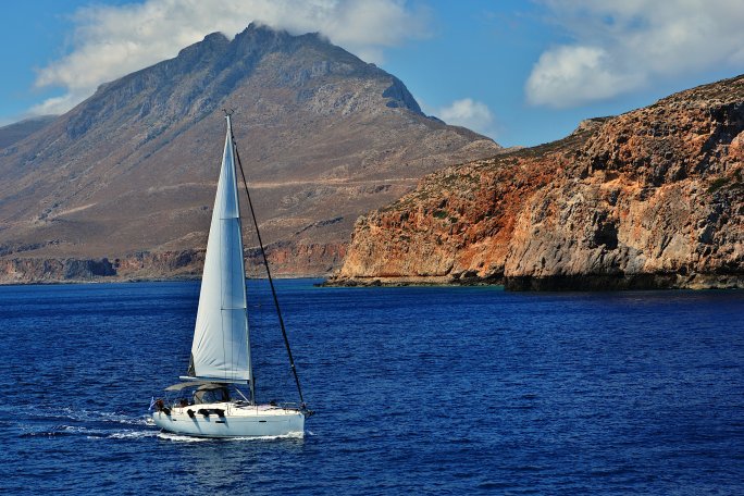 Ocho travesías formativas en velero para esta primavera
