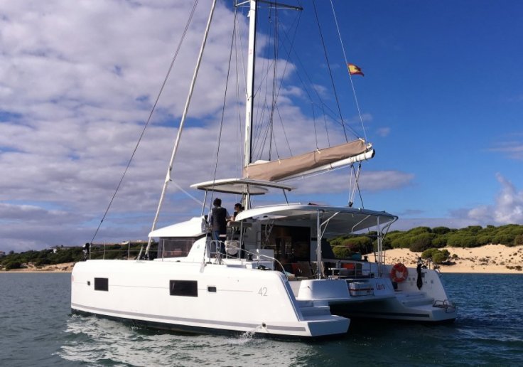 Travesía en catamarán por Huelva