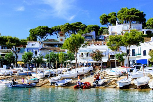 Navegar por la Costa Brava: una de las costas más bellas del Mediterráneo español