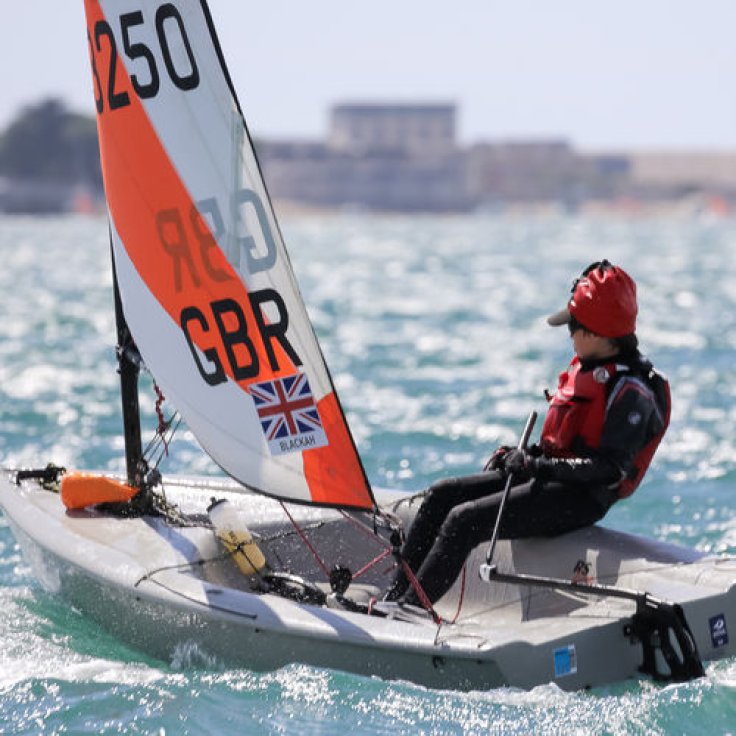 Barco vela ligera