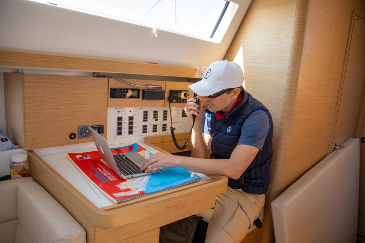 Patrón llamando a puerto