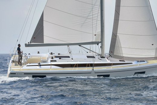 Bavaria C-Line 42, carácter italiano en una renovada línea de diseño