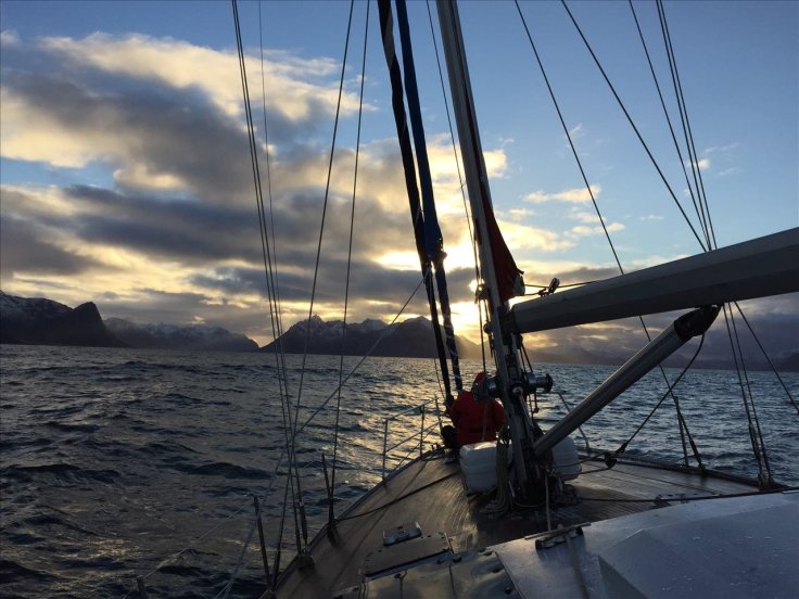 Nochevieja en velero por Noruega